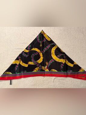 Ellen Tracy Vintage 100% Silk Gold Chain Ribbon Motif Scarf size 34in x 35in